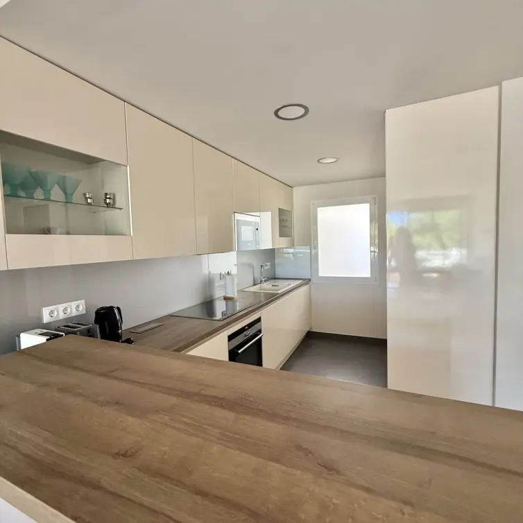 Продажа апартаментов на среднем этаже в Estepona