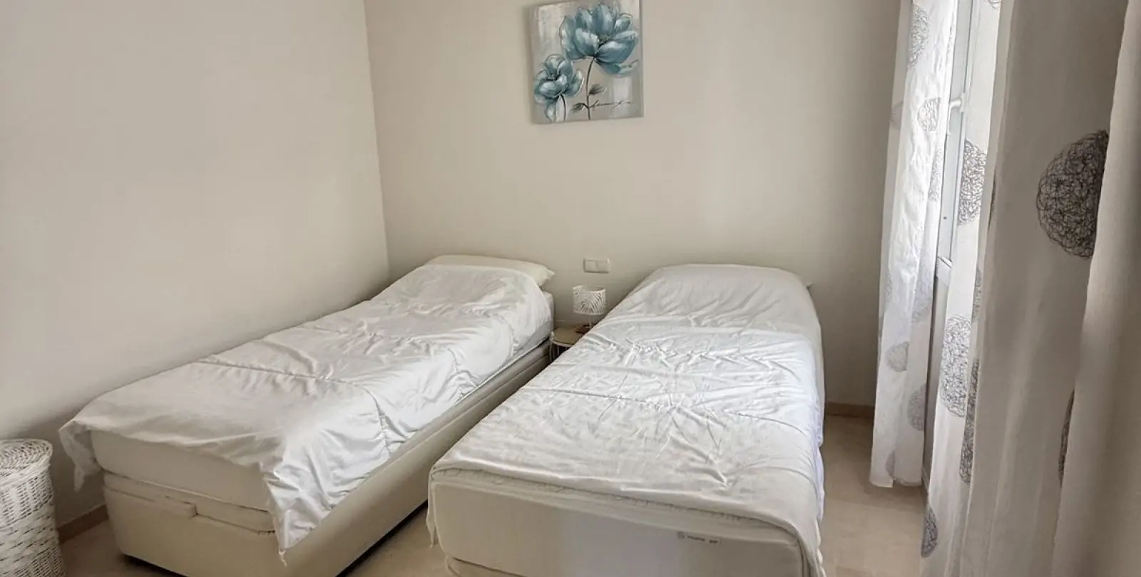 Venta de apartamento en planta media en Estepona 14