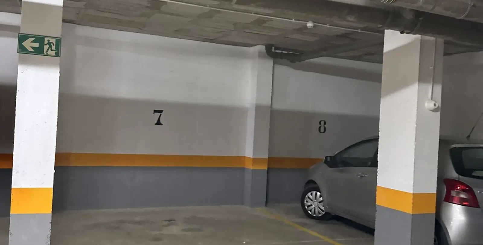 Venta de apartamento en planta media en Estepona 22