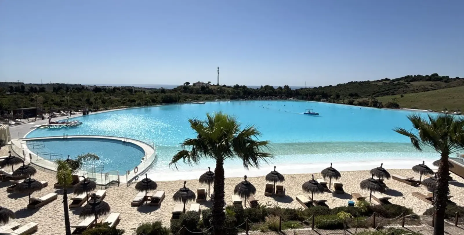 Venta de apartamento en planta media en Estepona 23