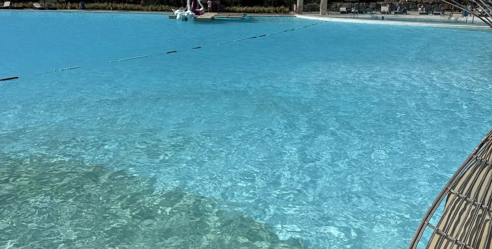 Venta de apartamento en planta media en Estepona 28