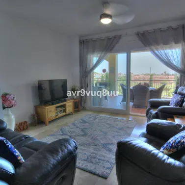 Sale of middle floor apartment in El Faro