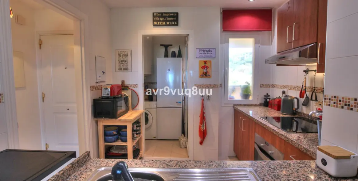 Sale of middle floor apartment in El Faro 12