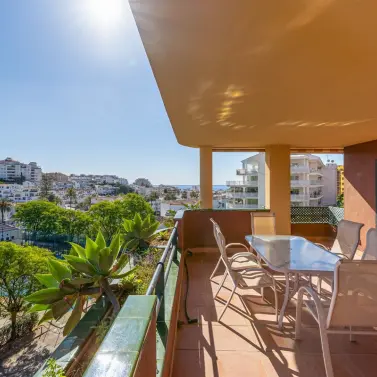 Venta de apartamento en planta media en Benalmadena Costa