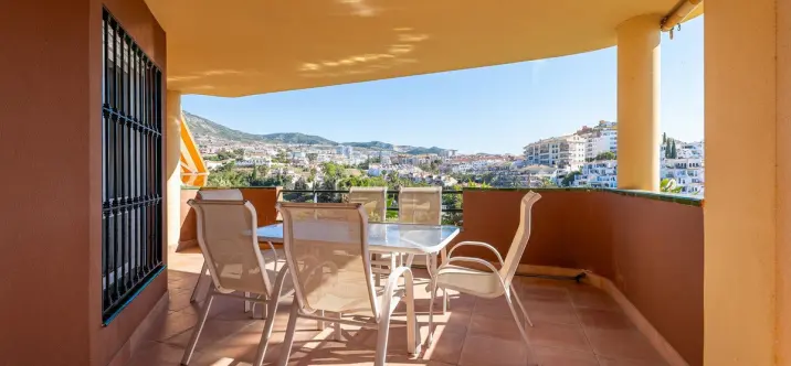 Venta de apartamento en planta media en Benalmadena Costa 2