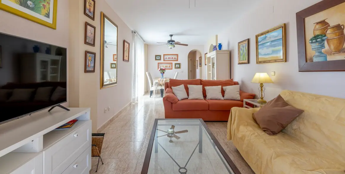 Продажа апартаментов на среднем этаже в Benalmadena Costa 4