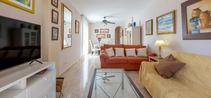 Venta de apartamento en planta media en Benalmadena Costa 3
