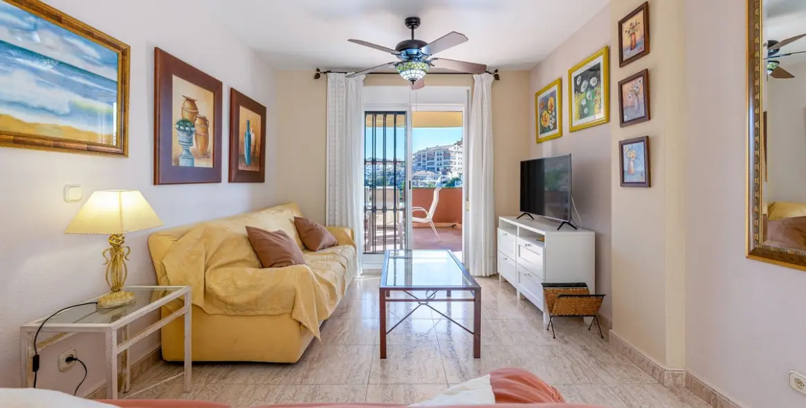 Продажа апартаментов на среднем этаже в Benalmadena Costa 5