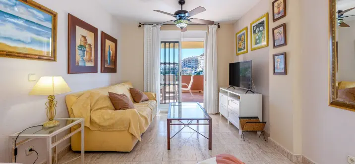 Venta de apartamento en planta media en Benalmadena Costa 4