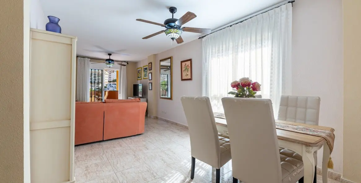 Продажа апартаментов на среднем этаже в Benalmadena Costa 6