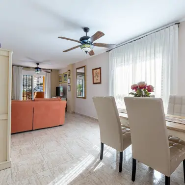 Venta de apartamento en planta media en Benalmadena Costa