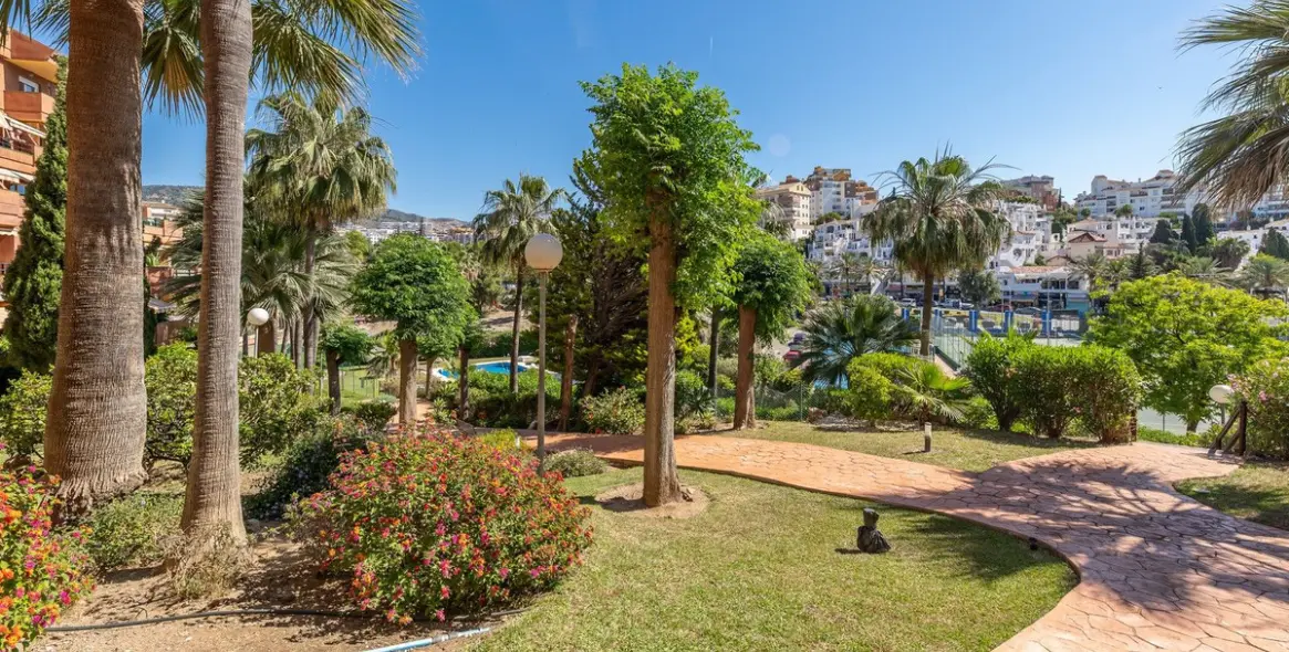 Продажа апартаментов на среднем этаже в Benalmadena Costa 18