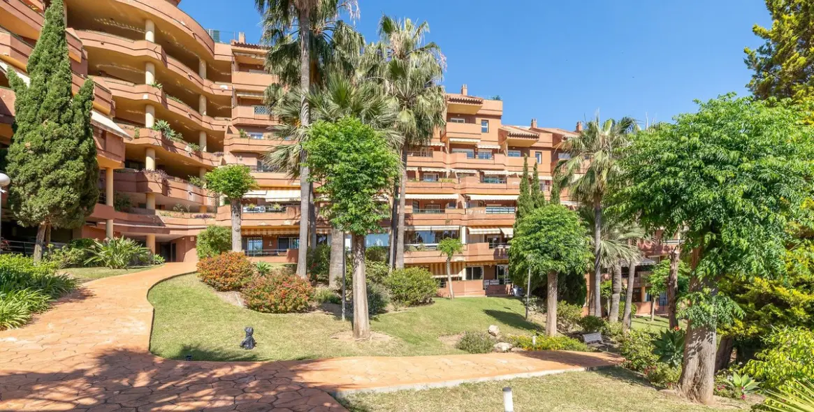 Продажа апартаментов на среднем этаже в Benalmadena Costa 19