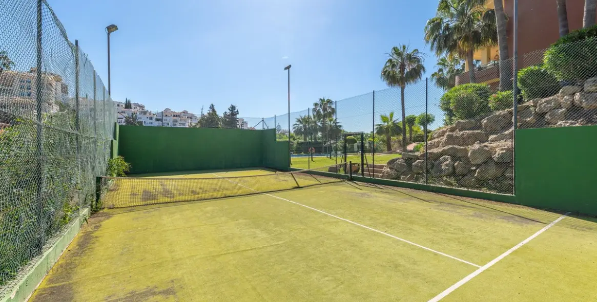 Продажа апартаментов на среднем этаже в Benalmadena Costa 23