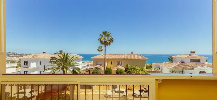 Sale of middle floor apartment in La Cala de Mijas 0