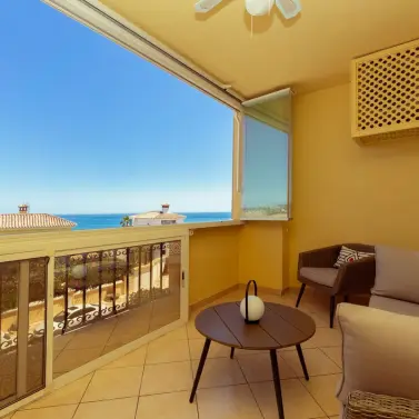 Sale of middle floor apartment in La Cala de Mijas