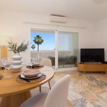 Sale of middle floor apartment in La Cala de Mijas