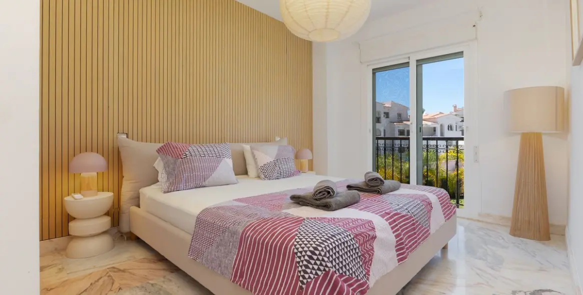 Sale of middle floor apartment in La Cala de Mijas 10