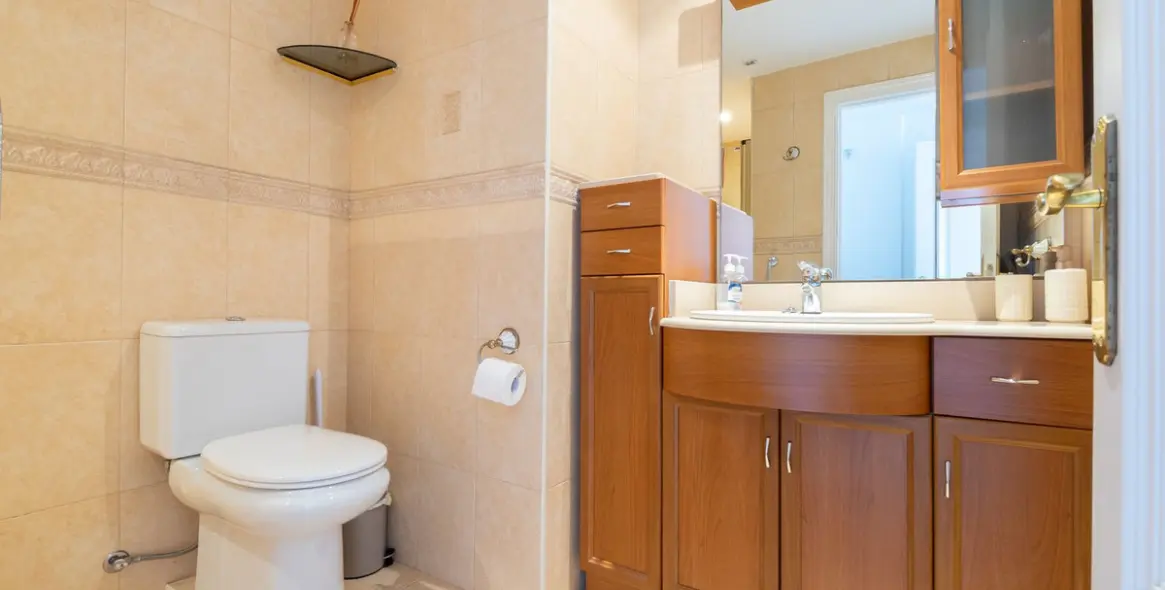 Sale of middle floor apartment in La Cala de Mijas 14