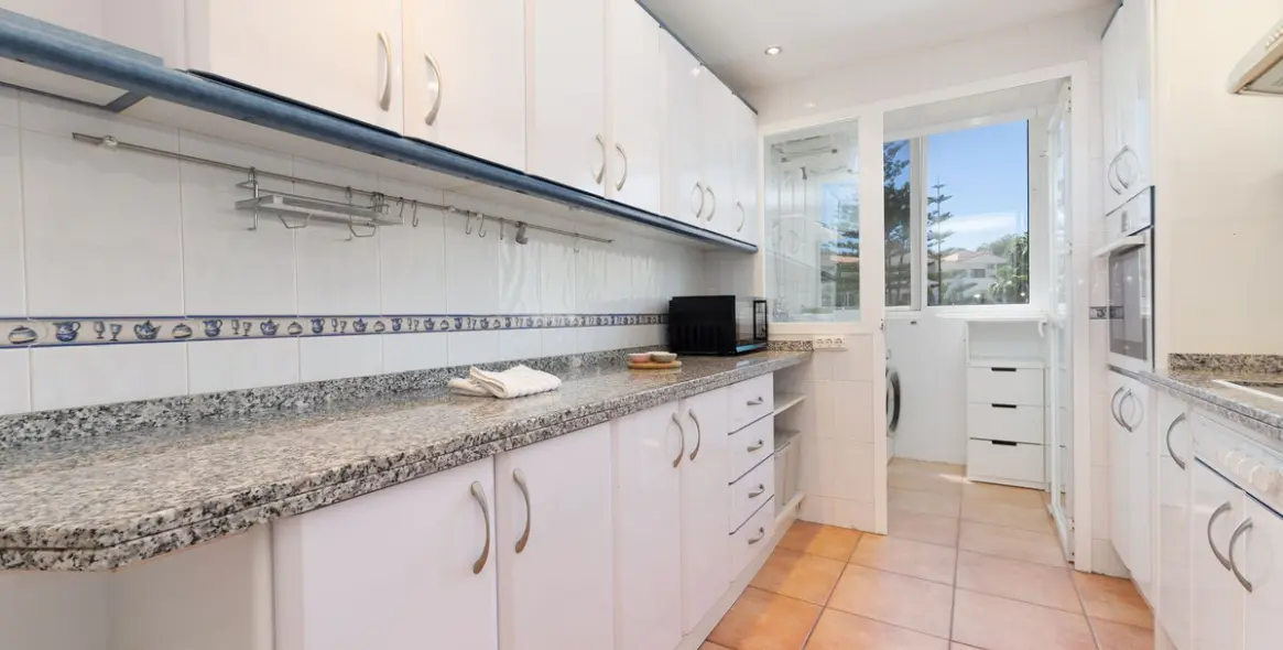 Sale of middle floor apartment in La Cala de Mijas 16