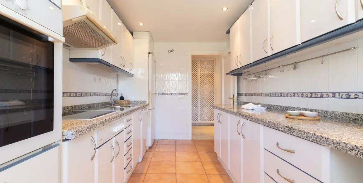 Sale of middle floor apartment in La Cala de Mijas 20