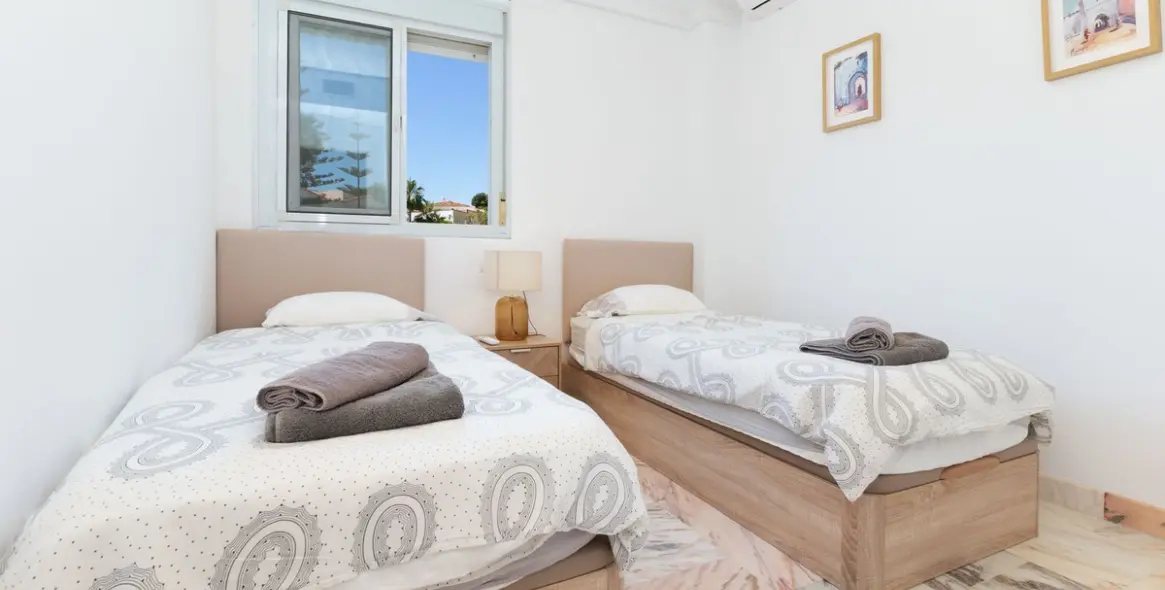 Sale of middle floor apartment in La Cala de Mijas 21