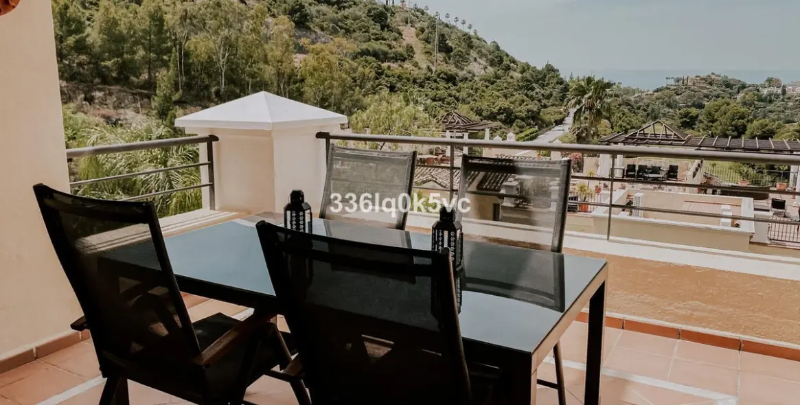 Продажа апартаментов на среднем этаже в Los Arqueros 5