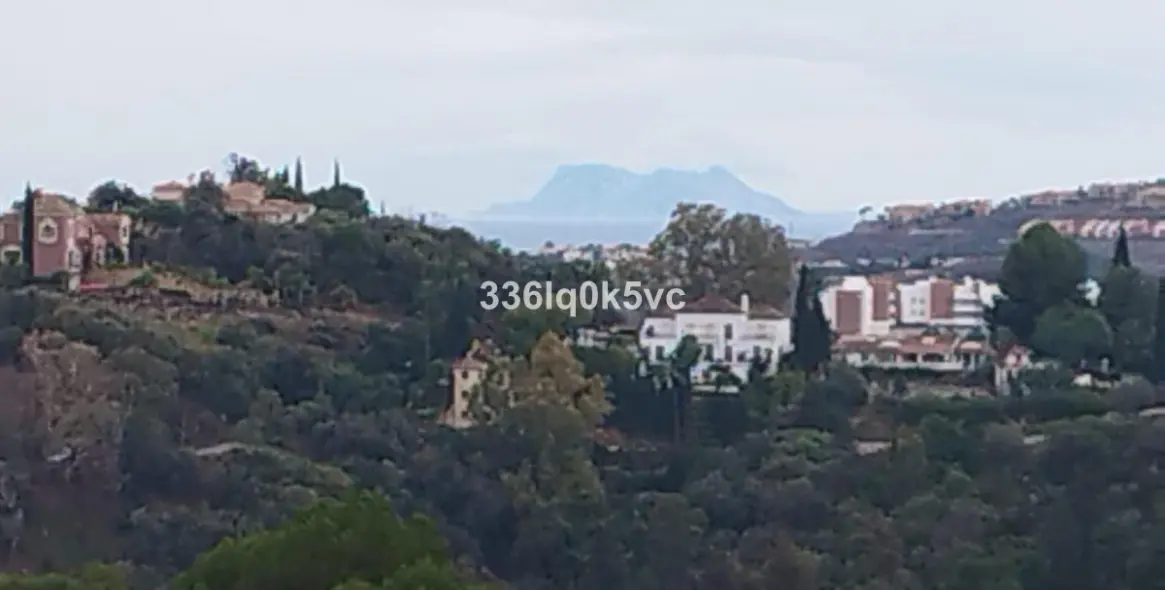 Продажа апартаментов на среднем этаже в Los Arqueros 6
