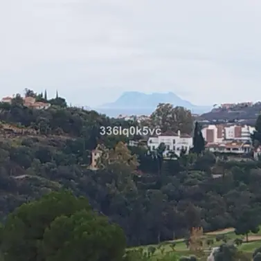 Продажа апартаментов на среднем этаже в Los Arqueros