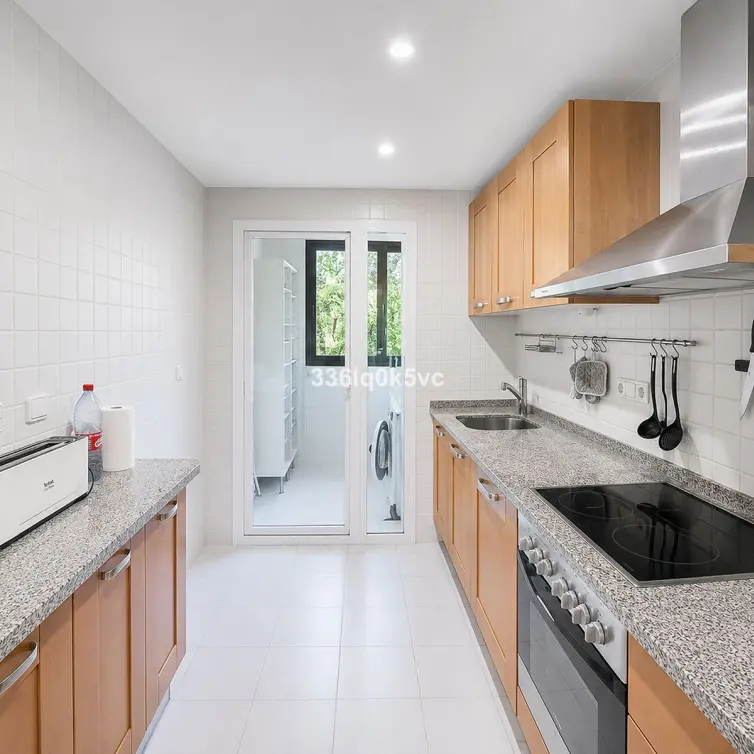Sale of middle floor apartment in Los Arqueros