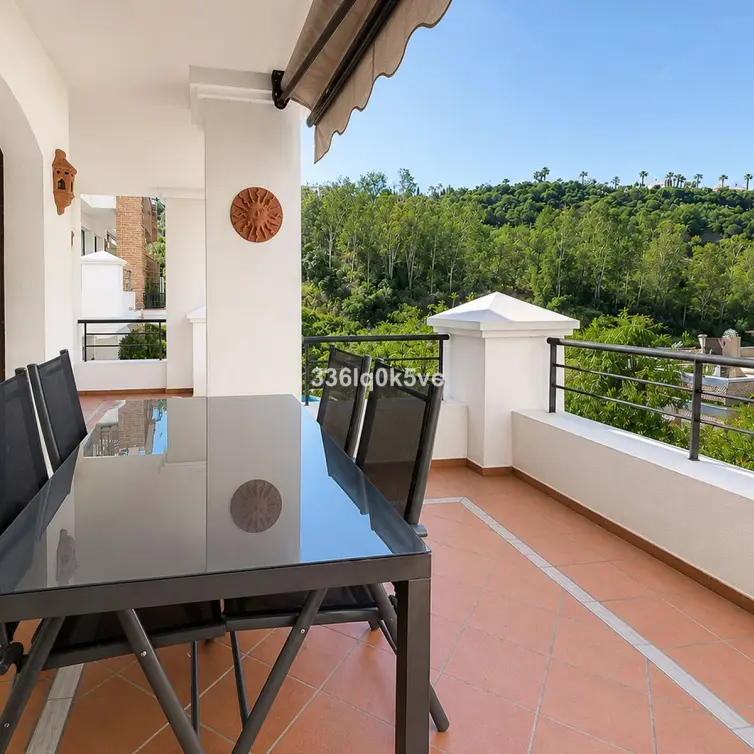 Sale of middle floor apartment in Los Arqueros