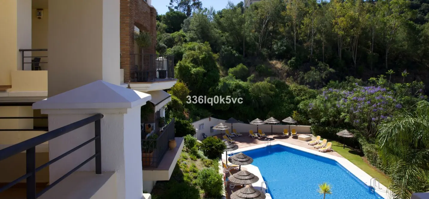 Sale of middle floor apartment in Los Arqueros 3