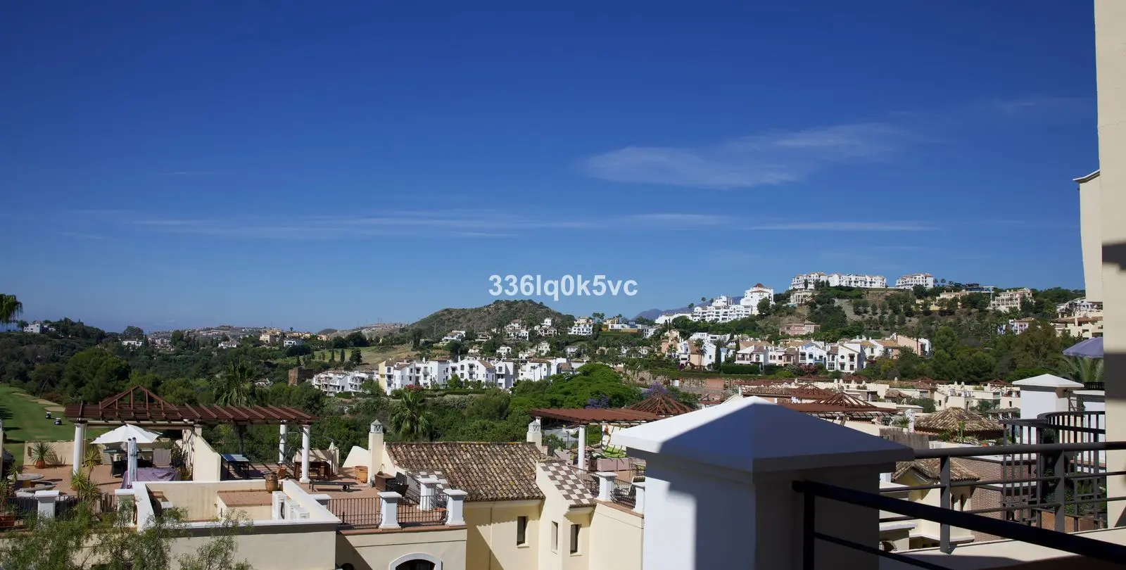 Sale of middle floor apartment in Los Arqueros 14