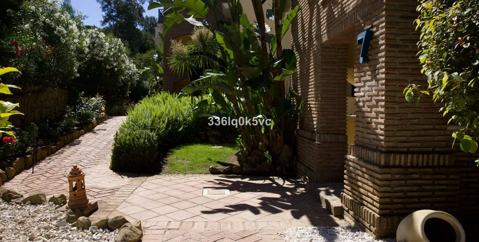 Sale of middle floor apartment in Los Arqueros 17