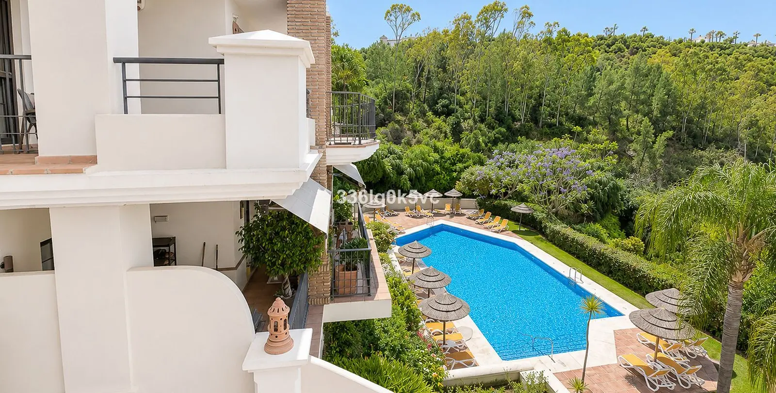 Sale of middle floor apartment in Los Arqueros 20