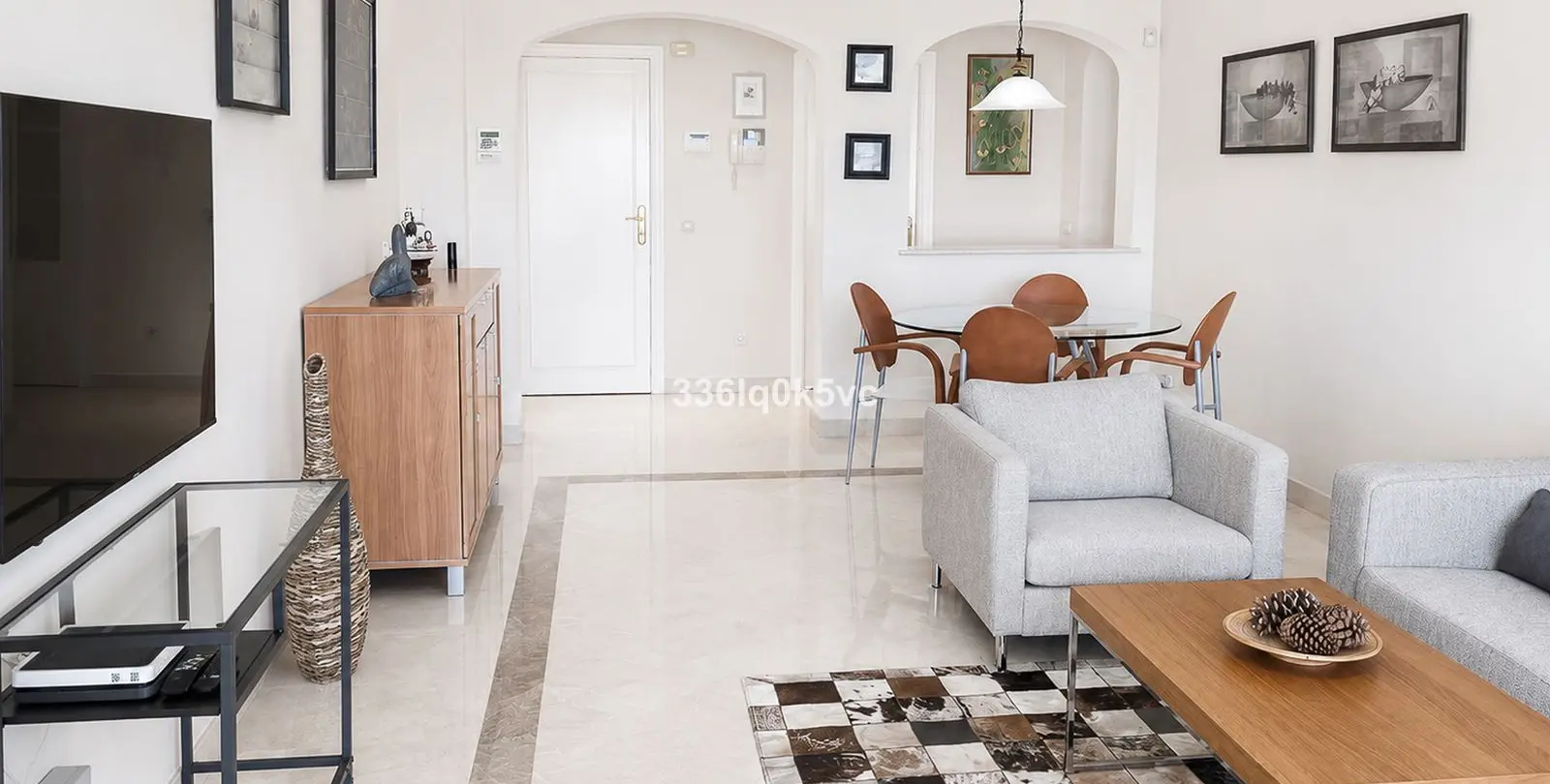 Sale of middle floor apartment in Los Arqueros 21