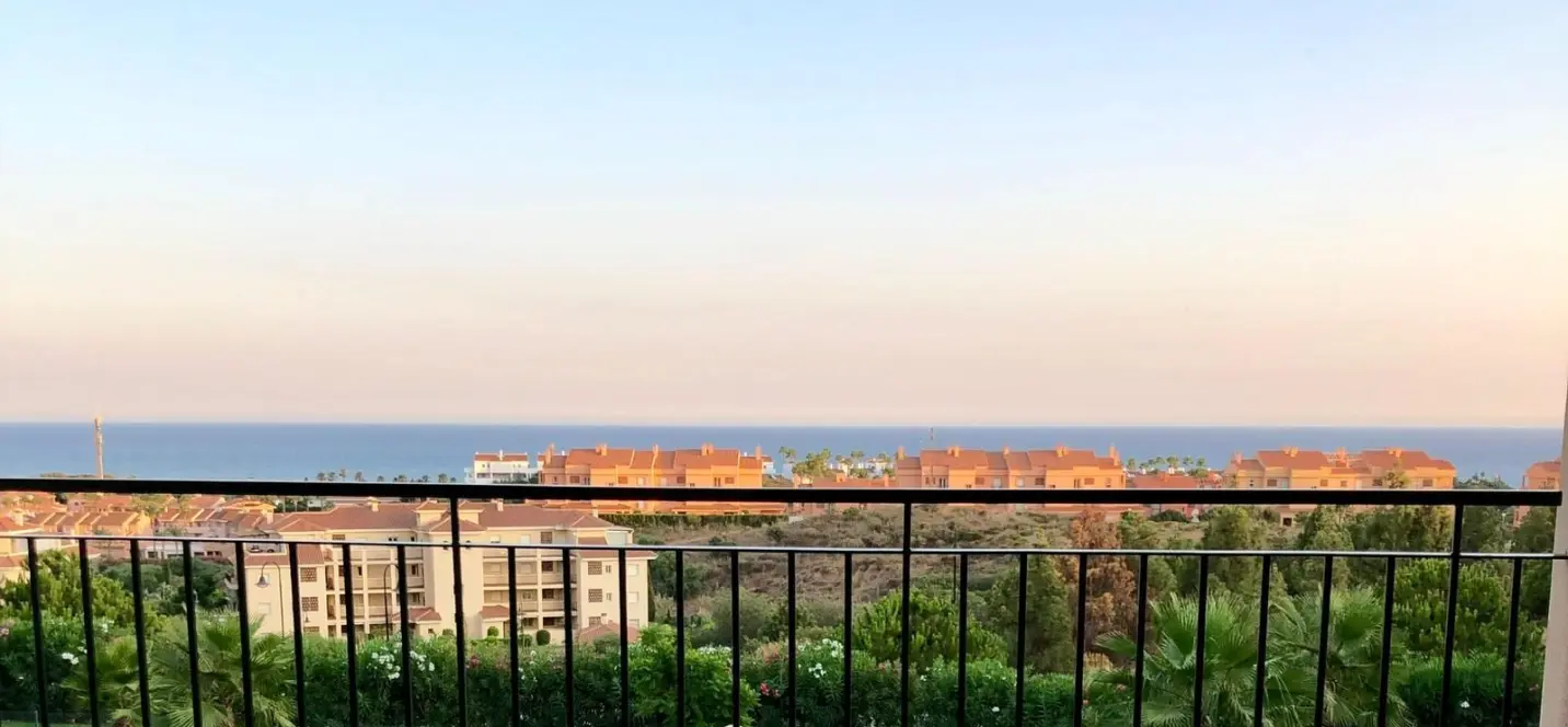 Sale of middle floor apartment in Mijas Costa 1