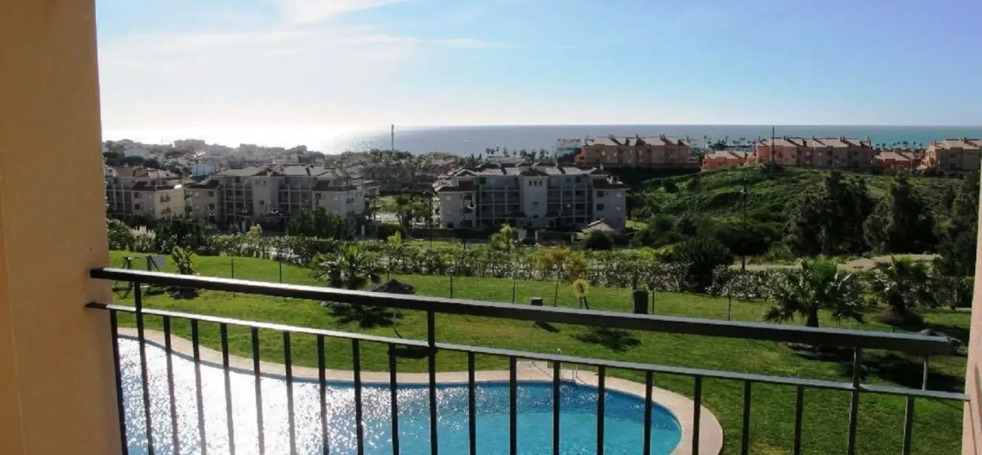 Sale of middle floor apartment in Mijas Costa 2