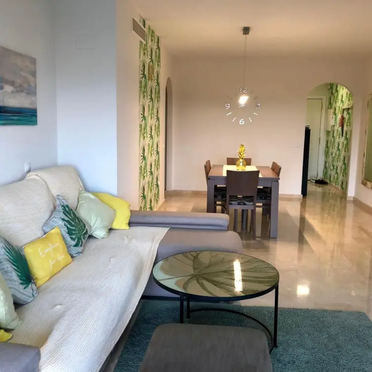 Sale of middle floor apartment in Mijas Costa
