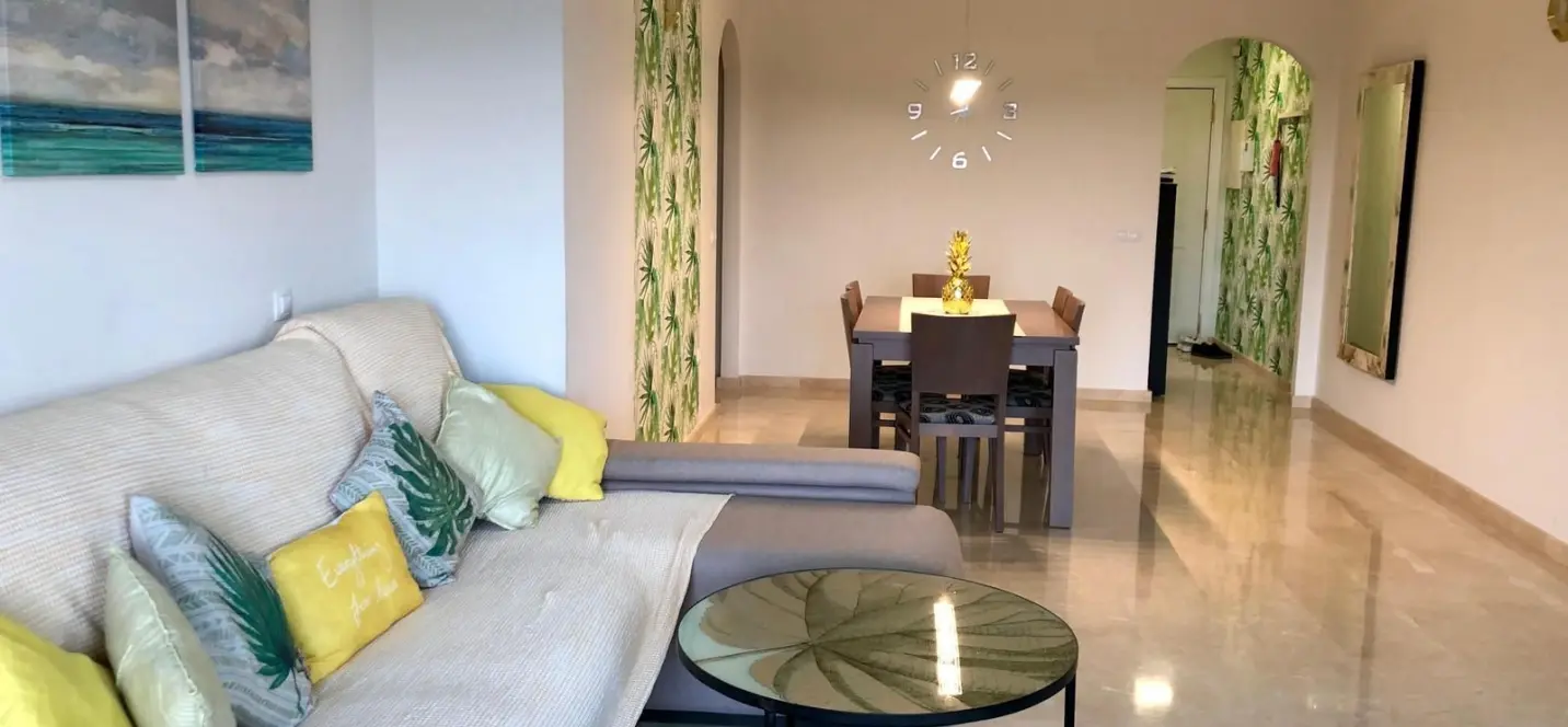 Sale of middle floor apartment in Mijas Costa 4