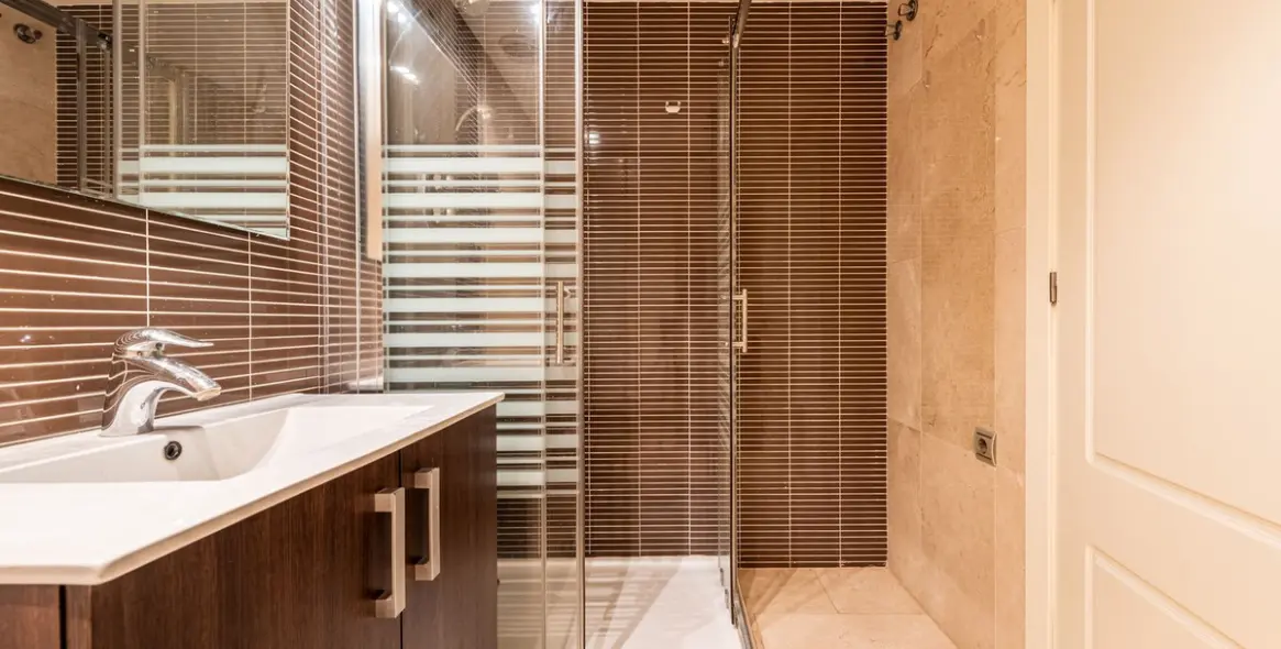 Sale of ground floor apartment in Casares 14