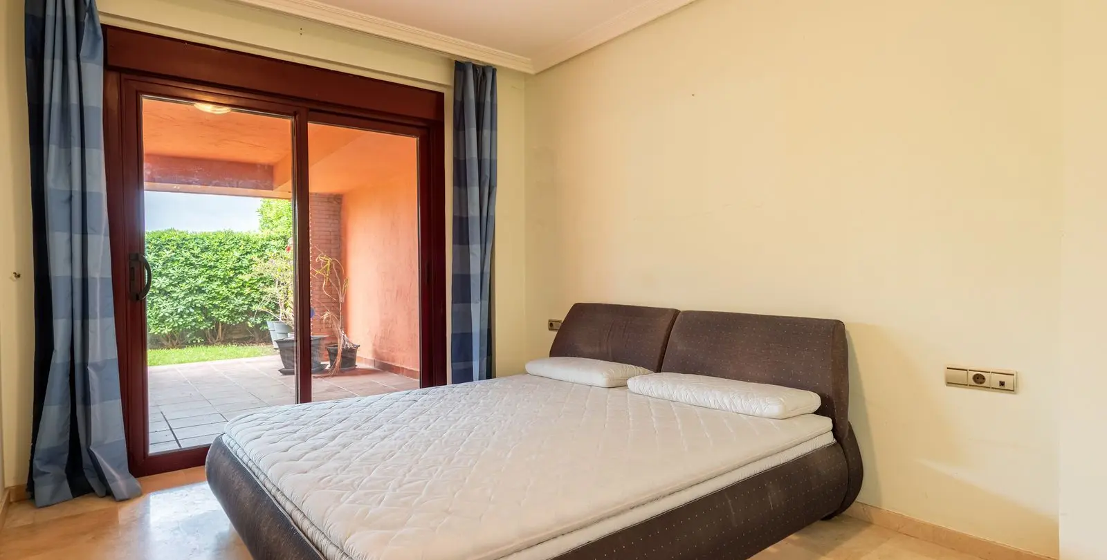 Venta de apartamento en planta baja en Casares 11
