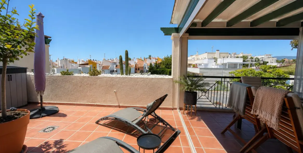 Sale of penthouse in Nueva Andalucía 7