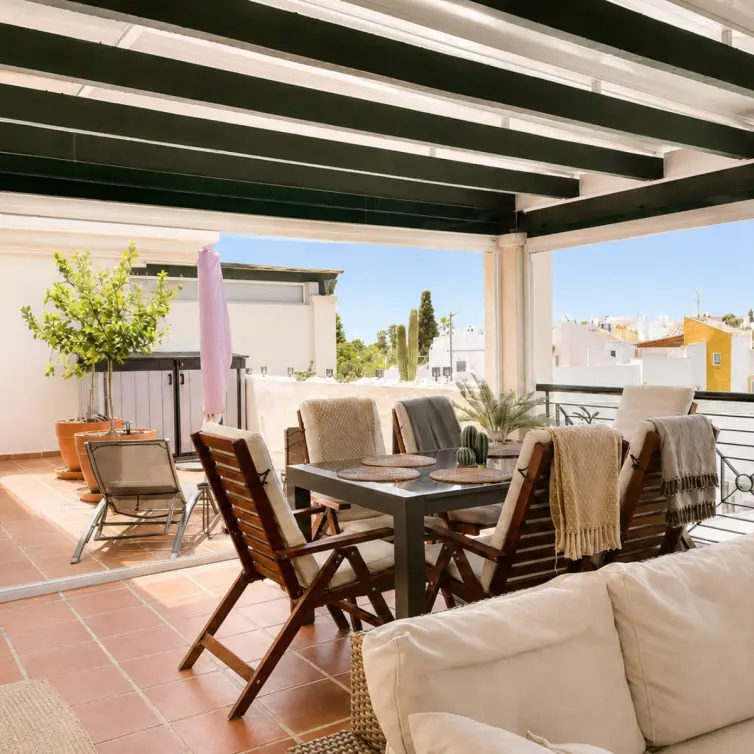 Sale of penthouse in Nueva Andalucía