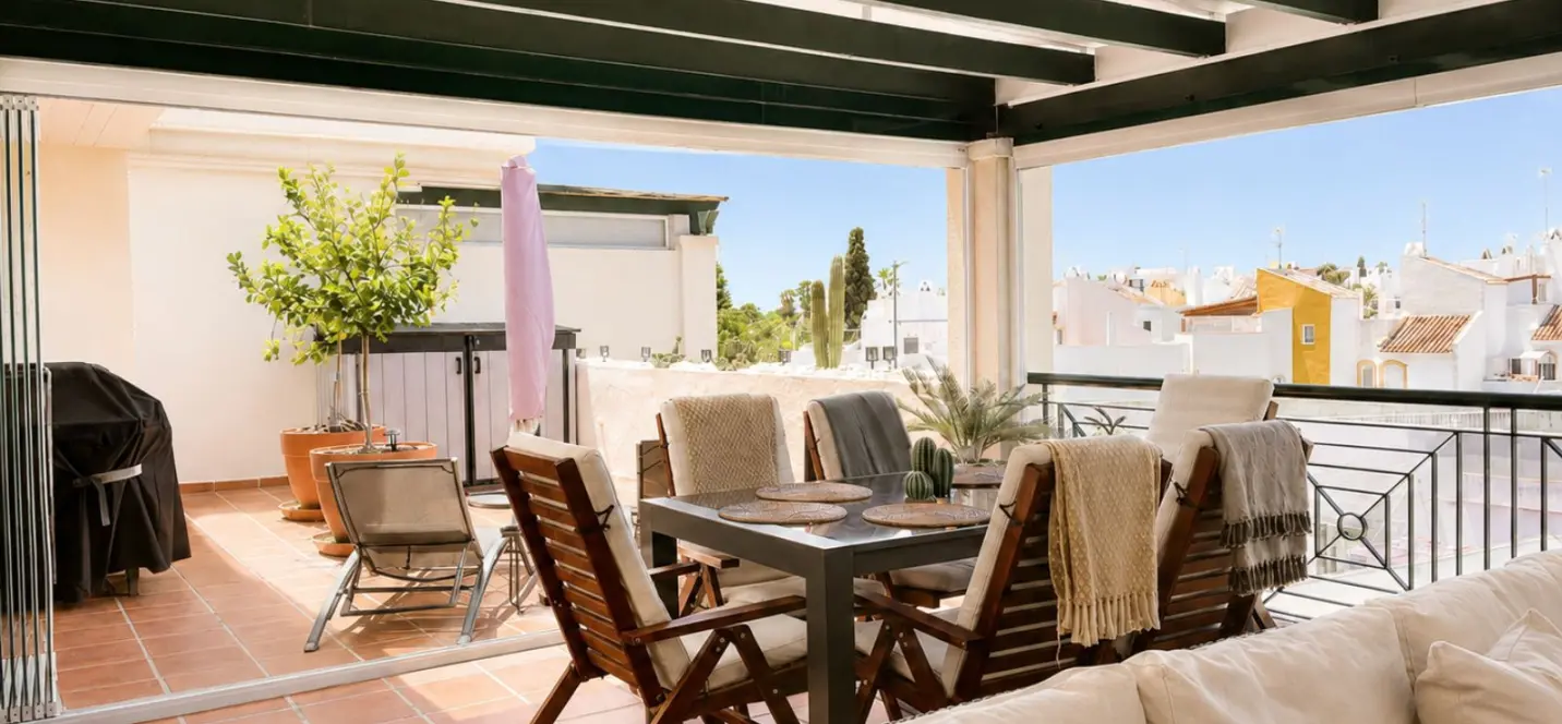 Sale of penthouse in Nueva Andalucía 0