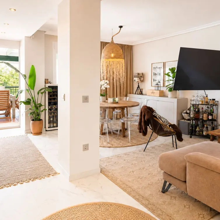 Sale of penthouse in Nueva Andalucía