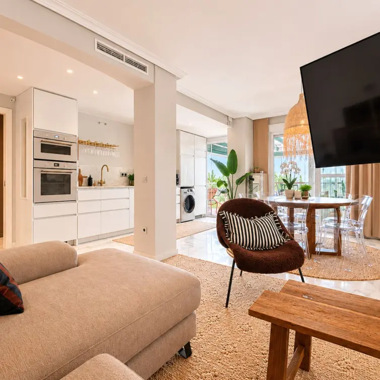 Sale of penthouse in Nueva Andalucía