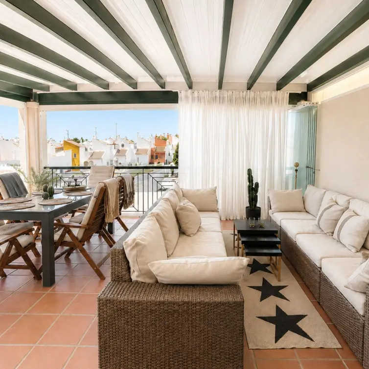 Sale of penthouse in Nueva Andalucía