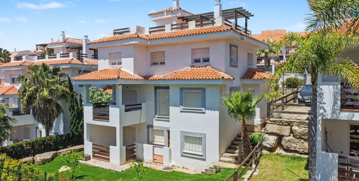 Sale of detached villa in Manilva 14