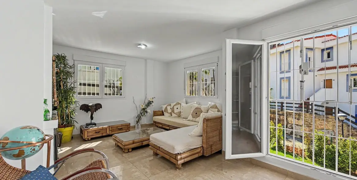Sale of detached villa in Manilva 16